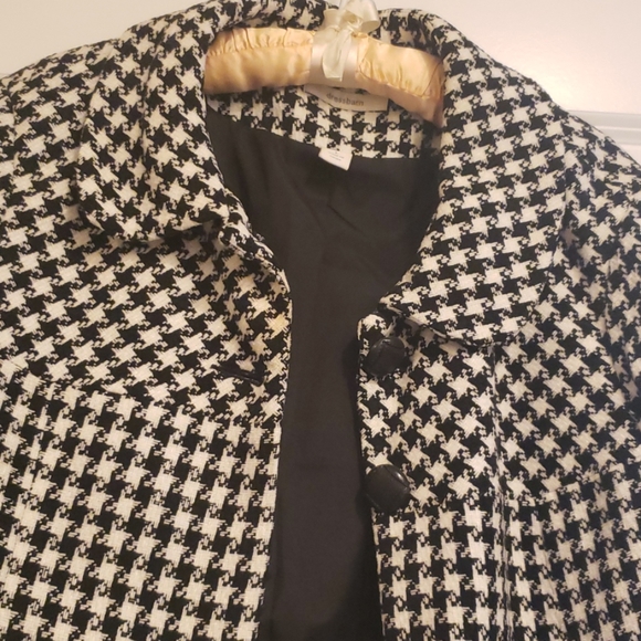 Dressbarn sz L Houndstooth caplet - Picture 2 of 6